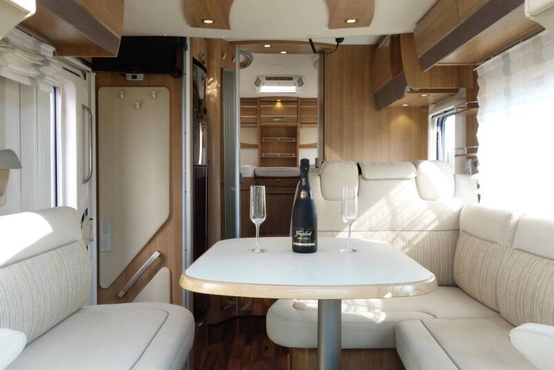 Hymer T 678 CL 180 pk AUTOMAAT MAXI chassis, 16’’ velgen, 2 aparte bedden 21