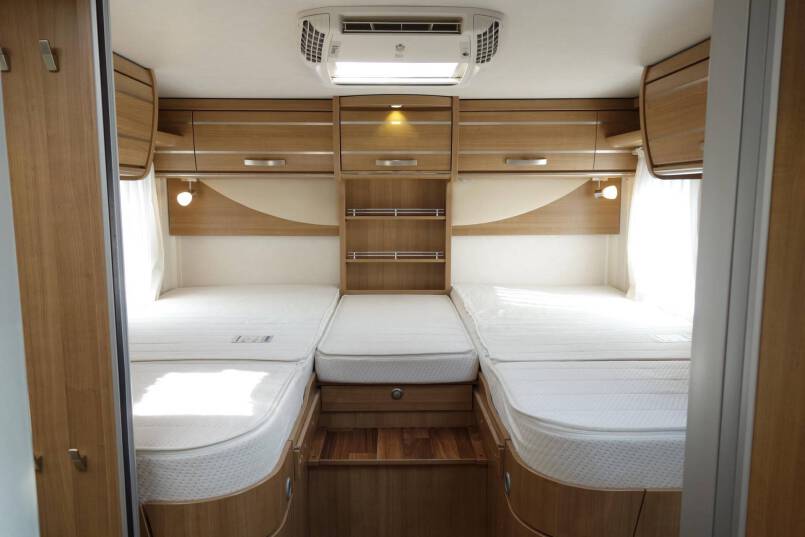Hymer T 678 CL 180 pk AUTOMAAT MAXI chassis, 16’’ velgen, 2 aparte bedden 26