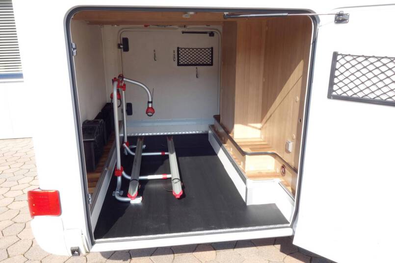 Hymer T 678 CL 180 pk AUTOMAAT MAXI chassis, 16’’ velgen, 2 aparte bedden 6