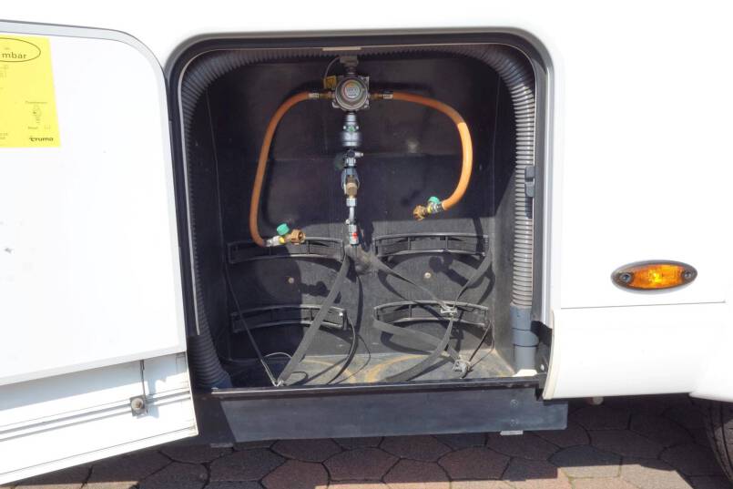 Hymer T 678 CL 180 pk AUTOMAAT MAXI chassis, 16’’ velgen, 2 aparte bedden 7