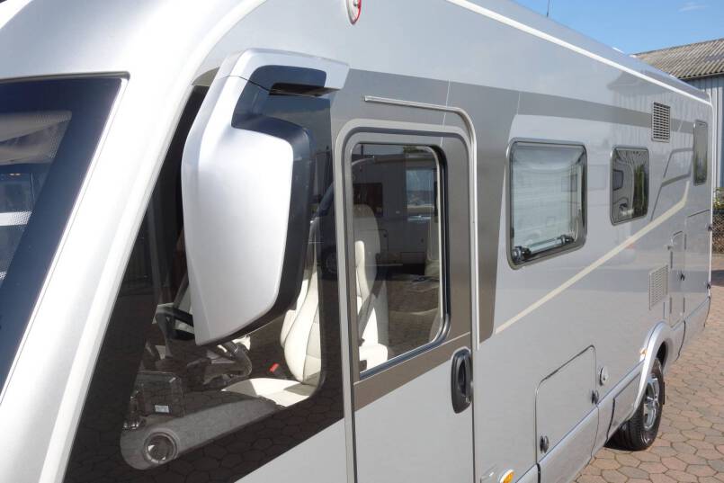 Hymer B 674 SL SupremeLine AUTOMAAT, 180 pk, Crystal-Zilver metallic, 2 aparte bedden 11