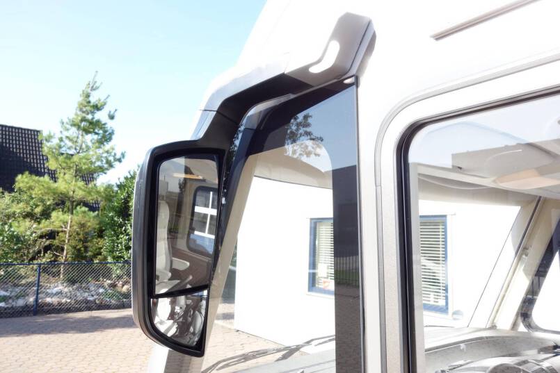Hymer B 674 SL SupremeLine AUTOMAAT, 180 pk, Crystal-Zilver metallic, 2 aparte bedden 12
