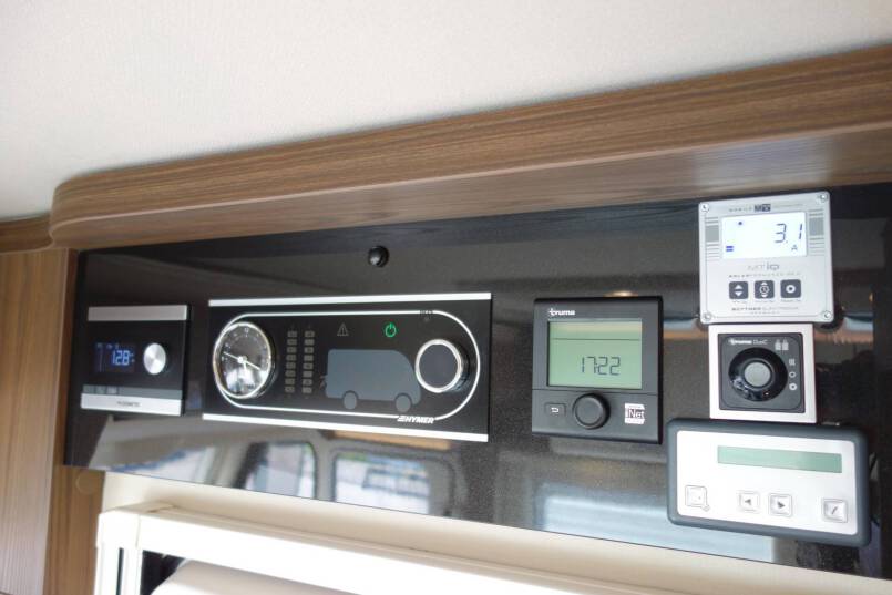 Hymer B 674 SL SupremeLine AUTOMAAT, 180 pk, Crystal-Zilver metallic, 2 aparte bedden 32
