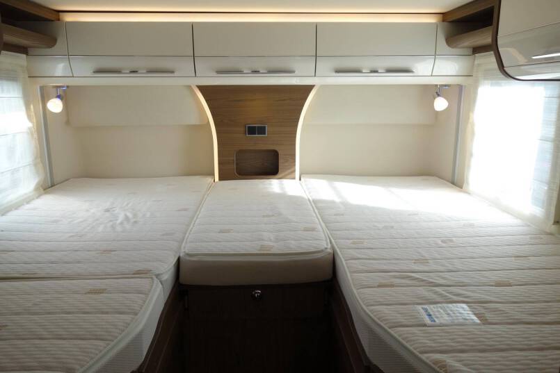 Hymer B 674 SL SupremeLine AUTOMAAT, 180 pk, Crystal-Zilver metallic, 2 aparte bedden 37