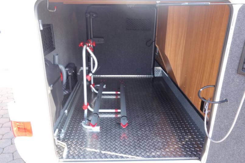Hymer B 678 PL AUTOMAAT, 177 pk PremiumLine, 2 aparte bedden 10