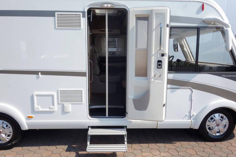 Hymer B 678 PL AUTOMAAT, 177 pk PremiumLine, 2 aparte bedden 12