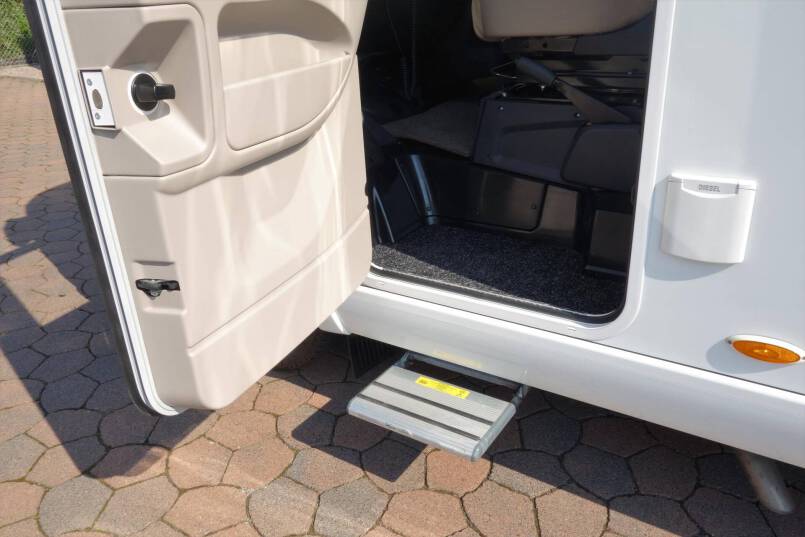 Hymer B 678 PL AUTOMAAT, 177 pk PremiumLine, 2 aparte bedden 15
