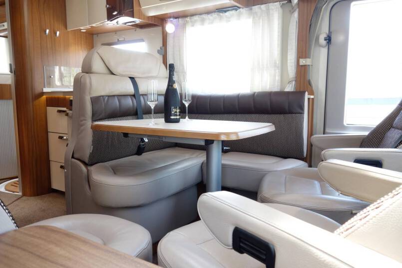 Hymer B 678 PL AUTOMAAT, 177 pk PremiumLine, 2 aparte bedden 22