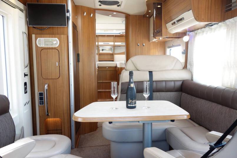 Hymer B 678 PL AUTOMAAT, 177 pk PremiumLine, 2 aparte bedden 23