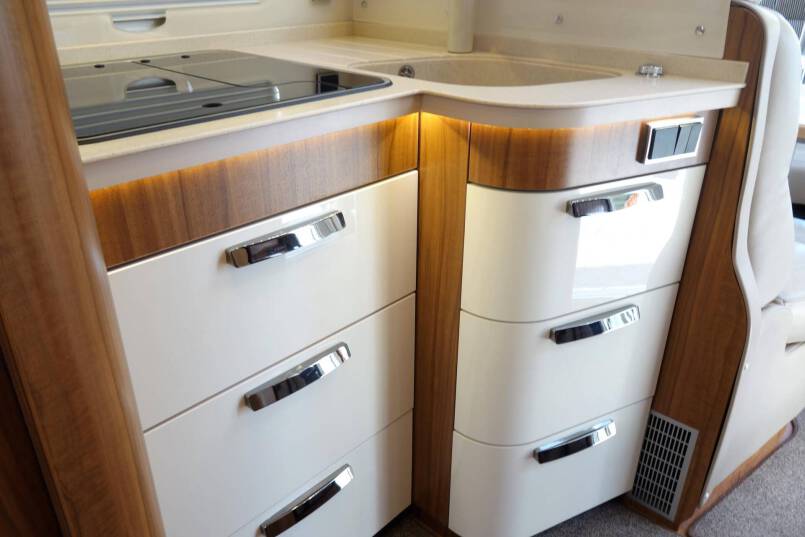 Hymer B 678 PL AUTOMAAT, 177 pk PremiumLine, 2 aparte bedden 25