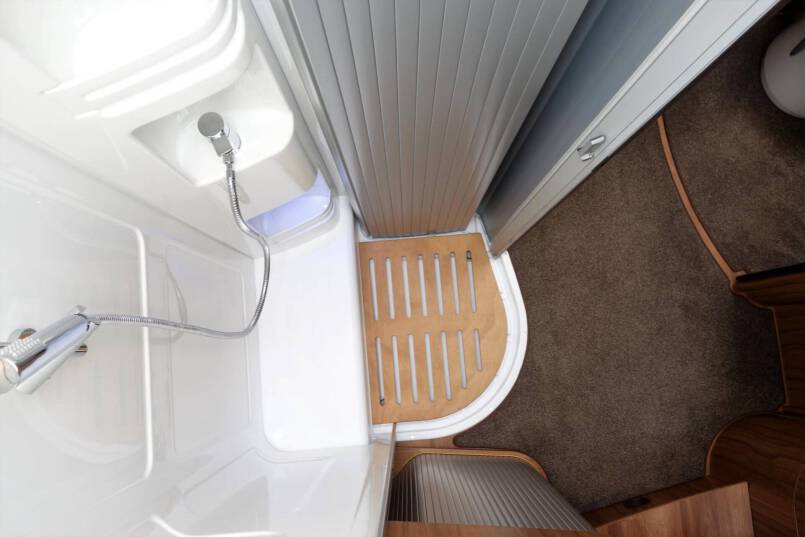 Hymer B 678 PL AUTOMAAT, 177 pk PremiumLine, 2 aparte bedden 32