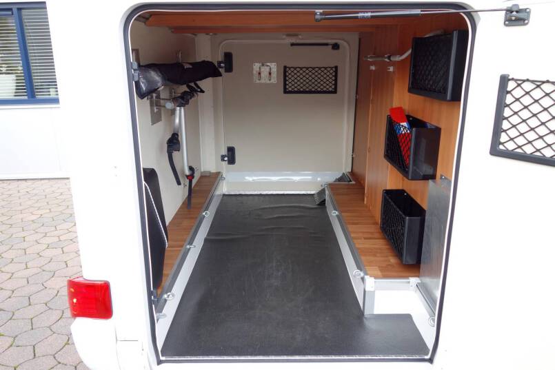 Hymer T 578 CL AL-KO chassis 180 pk AUTOMAAT, enkele bedden 10