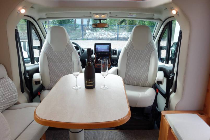 Hymer T 578 CL AL-KO chassis 180 pk AUTOMAAT, enkele bedden 22