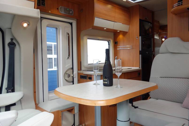 Hymer T 578 CL AL-KO chassis 180 pk AUTOMAAT, enkele bedden 24