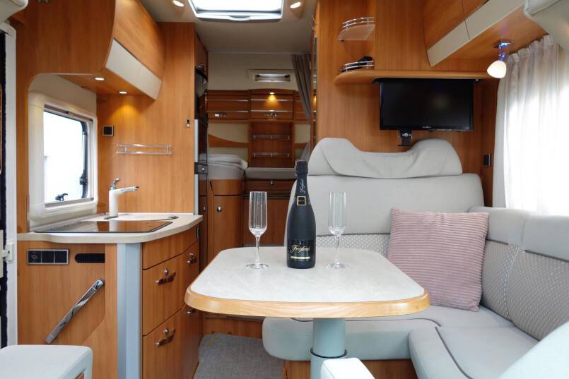 Hymer T 578 CL AL-KO chassis 180 pk AUTOMAAT, enkele bedden 26