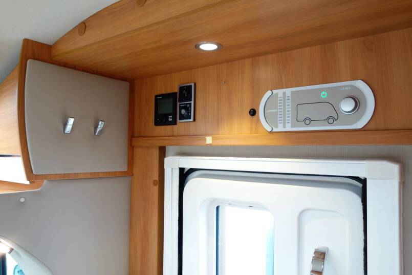 Hymer T 578 CL AL-KO chassis 180 pk AUTOMAAT, enkele bedden 27