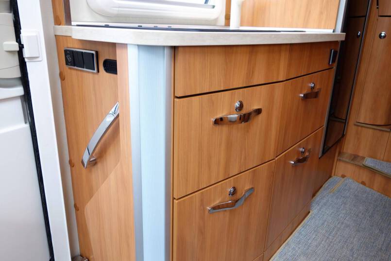 Hymer T 578 CL AL-KO chassis 180 pk AUTOMAAT, enkele bedden 29