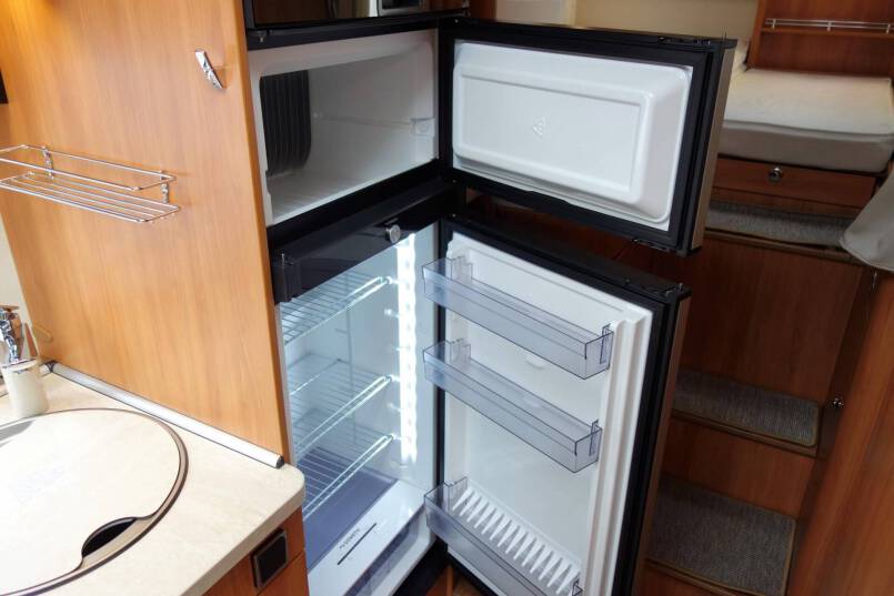 Hymer T 578 CL AL-KO chassis 180 pk AUTOMAAT, enkele bedden 32
