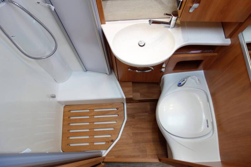 Hymer T 578 CL AL-KO chassis 180 pk AUTOMAAT, enkele bedden 40