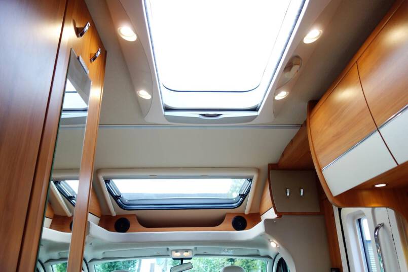 Hymer T 578 CL AL-KO chassis 180 pk AUTOMAAT, enkele bedden 42