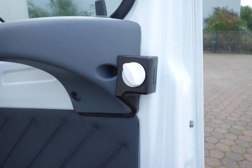 Eura Mobil Contura 652 SB frans bed, airco 10