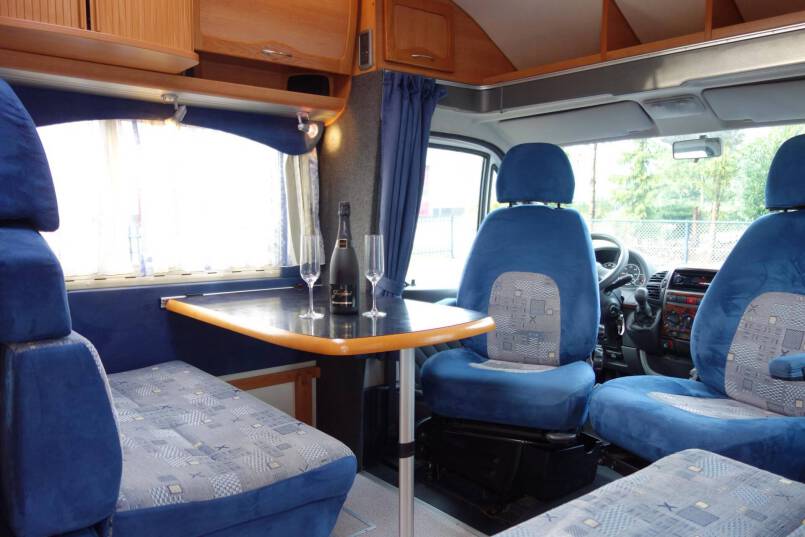 Eura Mobil Contura 652 SB frans bed, airco 14