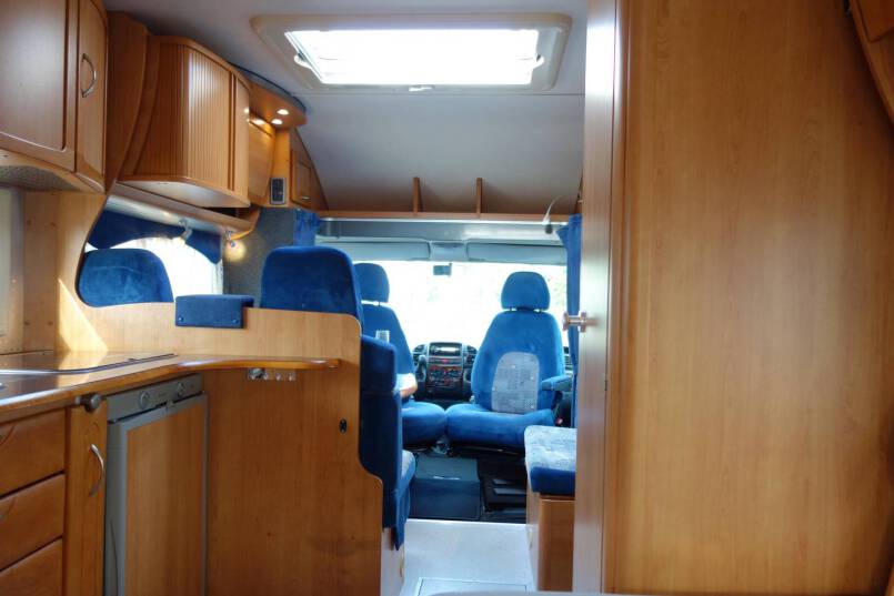 Eura Mobil Contura 652 SB frans bed, airco 23