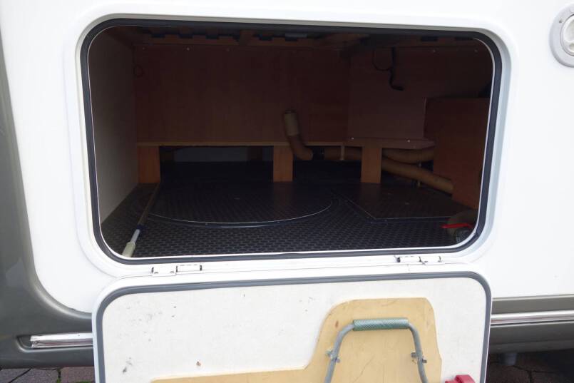 Eura Mobil Contura 652 SB frans bed, airco 7