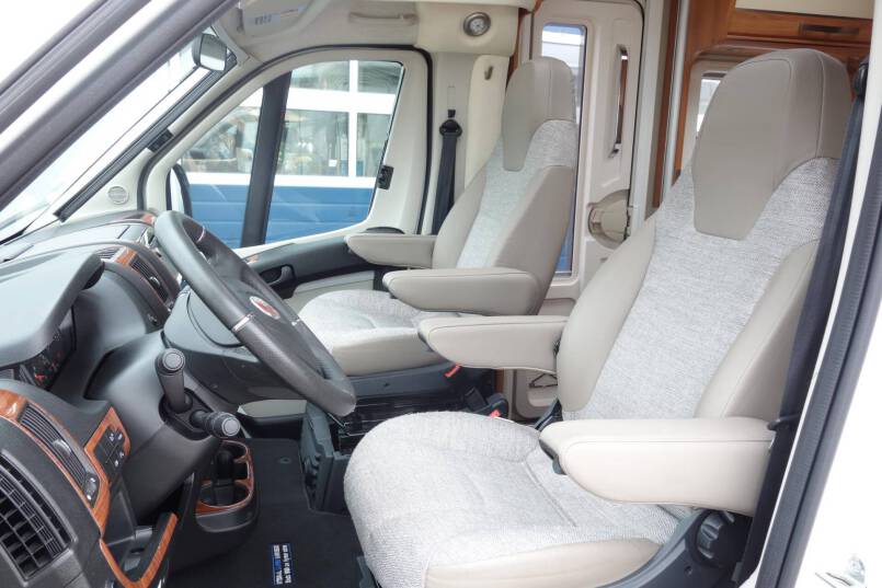Hymer Exsis-T 588 AUTOMAAT, 150 pk, compact met 2 aparte bedden 8