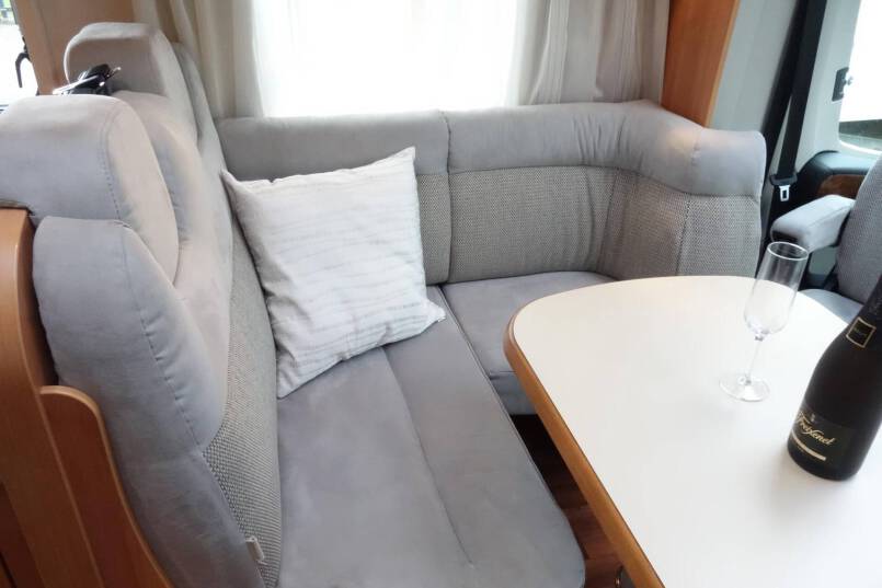 Hymer T 698 CL Exclusive Line 160 pk half integraal, Queens bed 21