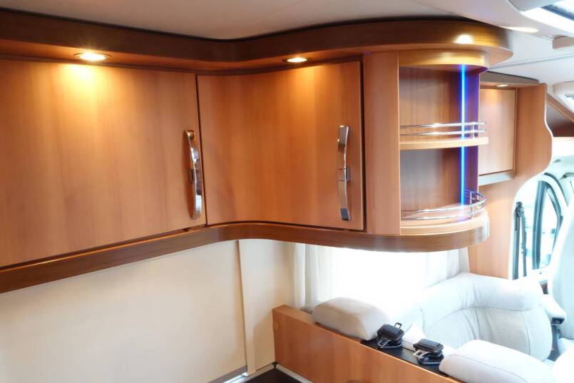 Hymer T 698 CL Exclusive Line 160 pk half integraal, Queens bed 23