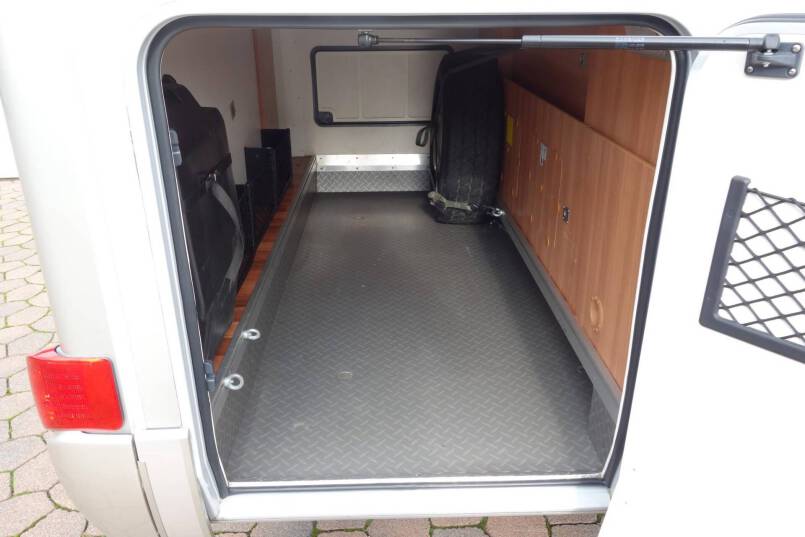 Hymer T 698 CL Exclusive Line 160 pk half integraal, Queens bed 7