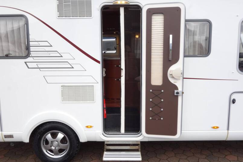 Hymer B 554 3.0 158 pk AUTOMAAT, bovenkastjes cabine, levelsysteem 11