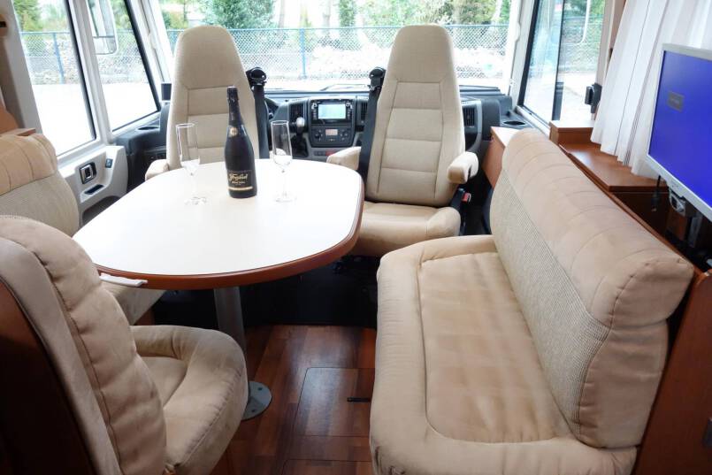 Hymer B 554 3.0 158 pk AUTOMAAT, bovenkastjes cabine, levelsysteem 20