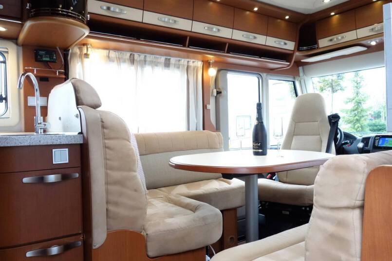 Hymer B 554 3.0 158 pk AUTOMAAT, bovenkastjes cabine, levelsysteem 21