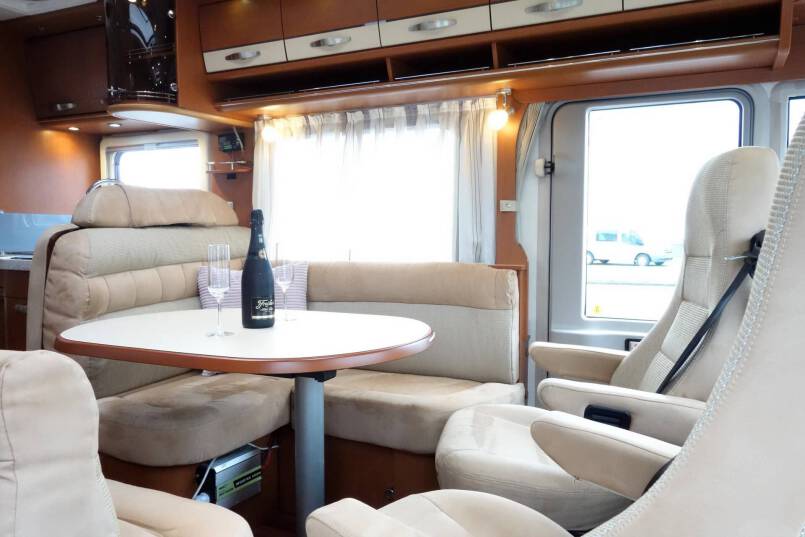 Hymer B 554 3.0 158 pk AUTOMAAT, bovenkastjes cabine, levelsysteem 22