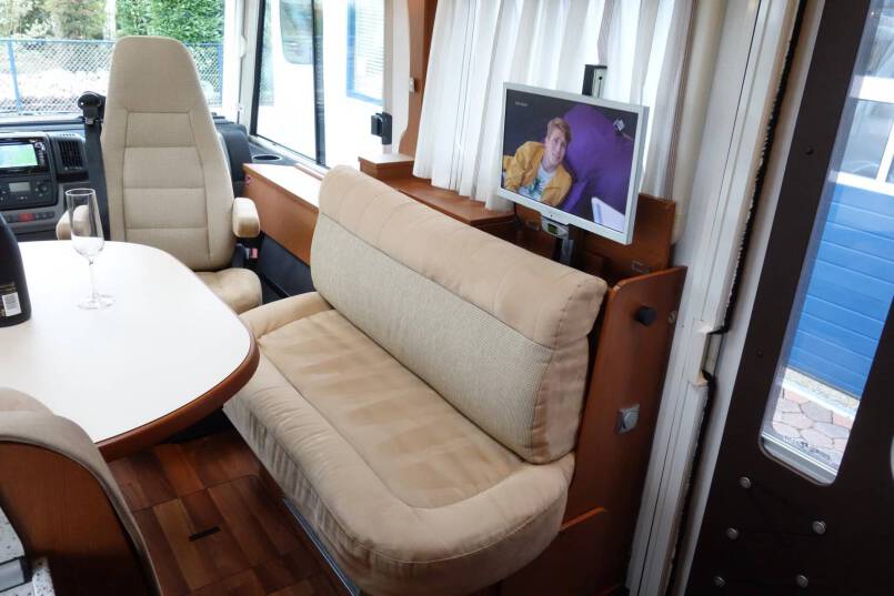 Hymer B 554 3.0 158 pk AUTOMAAT, bovenkastjes cabine, levelsysteem 24