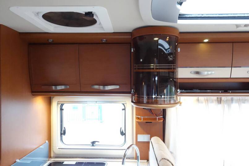 Hymer B 554 3.0 158 pk AUTOMAAT, bovenkastjes cabine, levelsysteem 28