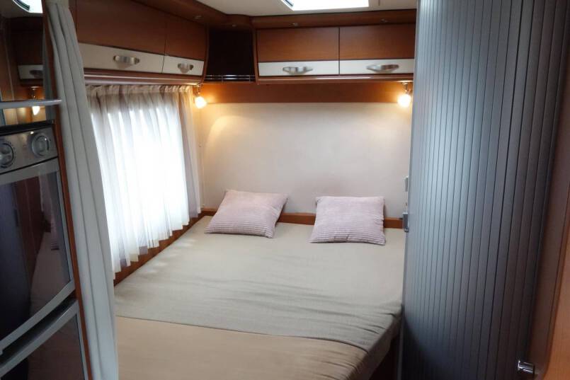 Hymer B 554 3.0 158 pk AUTOMAAT, bovenkastjes cabine, levelsysteem 32