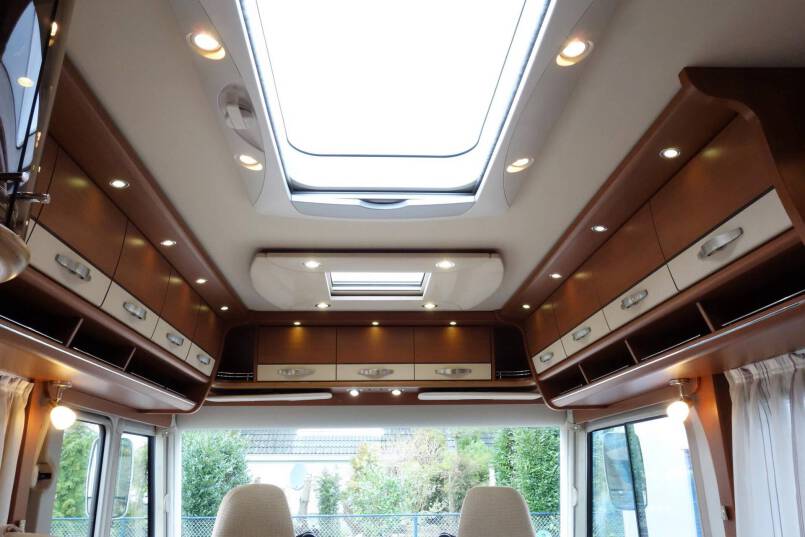 Hymer B 554 3.0 158 pk AUTOMAAT, bovenkastjes cabine, levelsysteem 41
