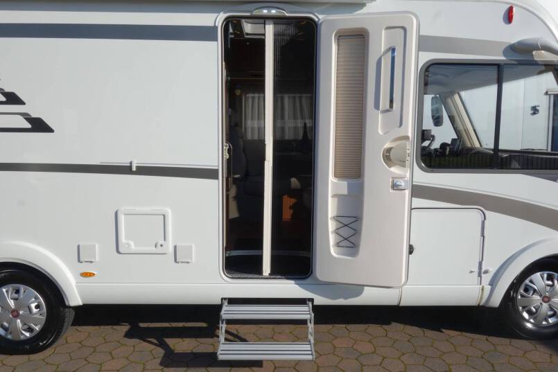 Hymer B 588 PL AUTOMAAT, 180 PK, Premium Line, 2 aparte bedden, garage 15