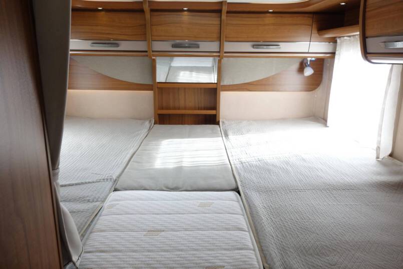 Hymer B 588 PL AUTOMAAT, 180 PK, Premium Line, 2 aparte bedden, garage 31