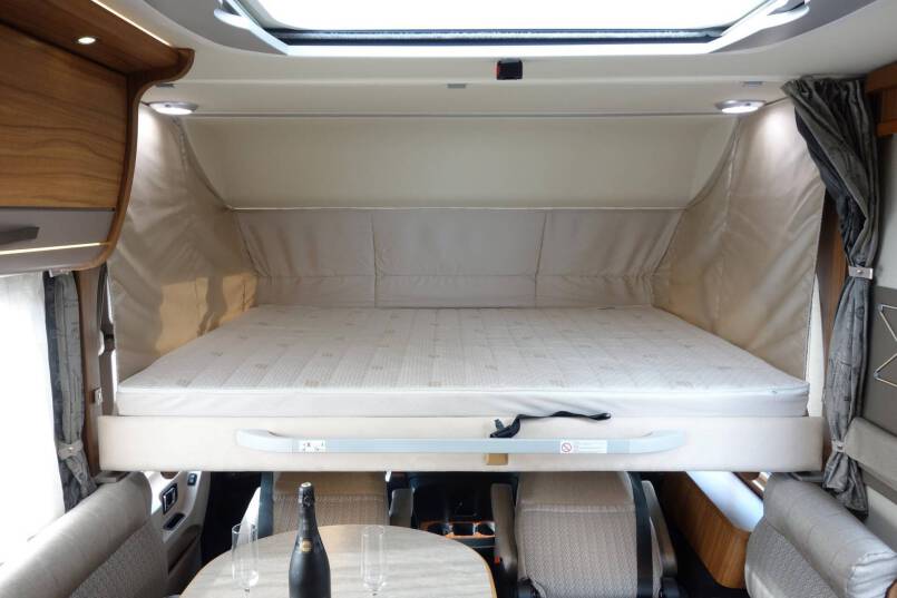 Hymer B 588 PL AUTOMAAT, 180 PK, Premium Line, 2 aparte bedden, garage 37