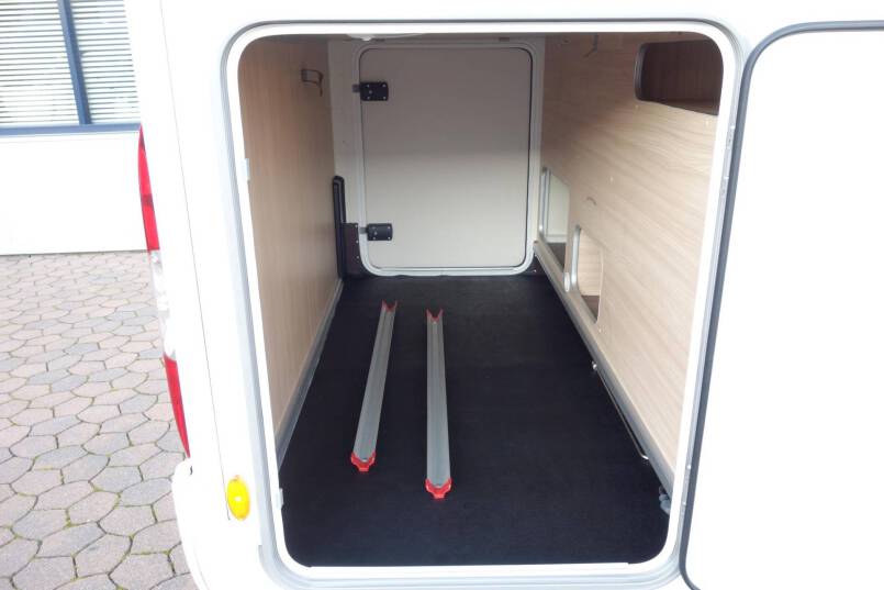 Bürstner Nexxo T 690 G 2 aparte bedden met garage 9