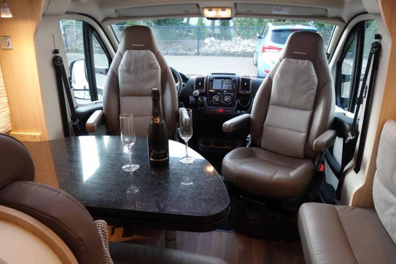 Bürstner Nexxo T 690 G 2 aparte bedden met garage 16