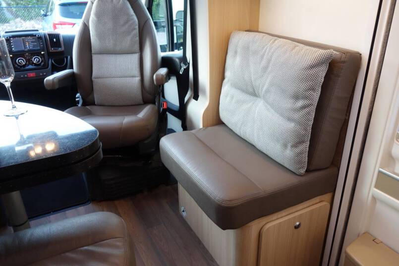 Bürstner Nexxo T 690 G 2 aparte bedden met garage 17