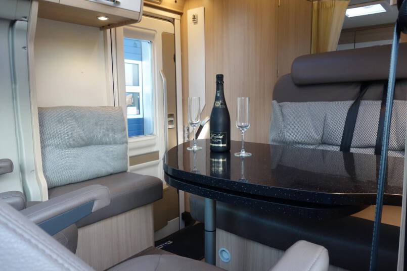 Bürstner Nexxo T 690 G 2 aparte bedden met garage 20