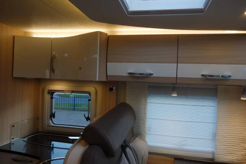Bürstner Nexxo T 690 G 2 aparte bedden met garage 24