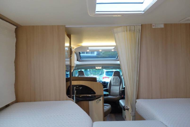 Bürstner Nexxo T 690 G 2 aparte bedden met garage 30