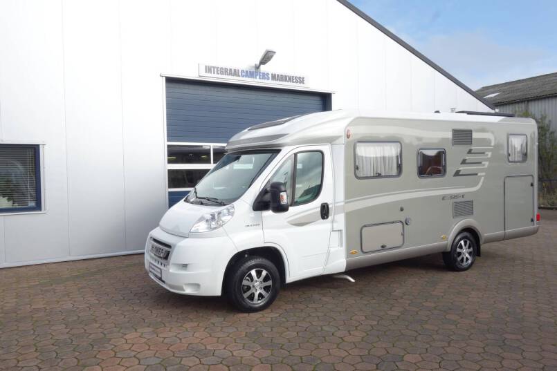 Hymer Exsis-T 688 AUTOMAAT, 150 pk, compact met 2 aparte bedden 34